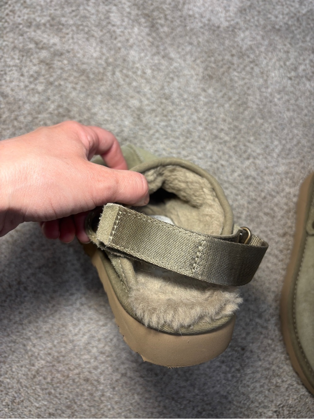UGG Lanah Olive Suede Clog Women’s Size 6 Slippers moccasins Slip on Sherpa - Picture 6 of 7